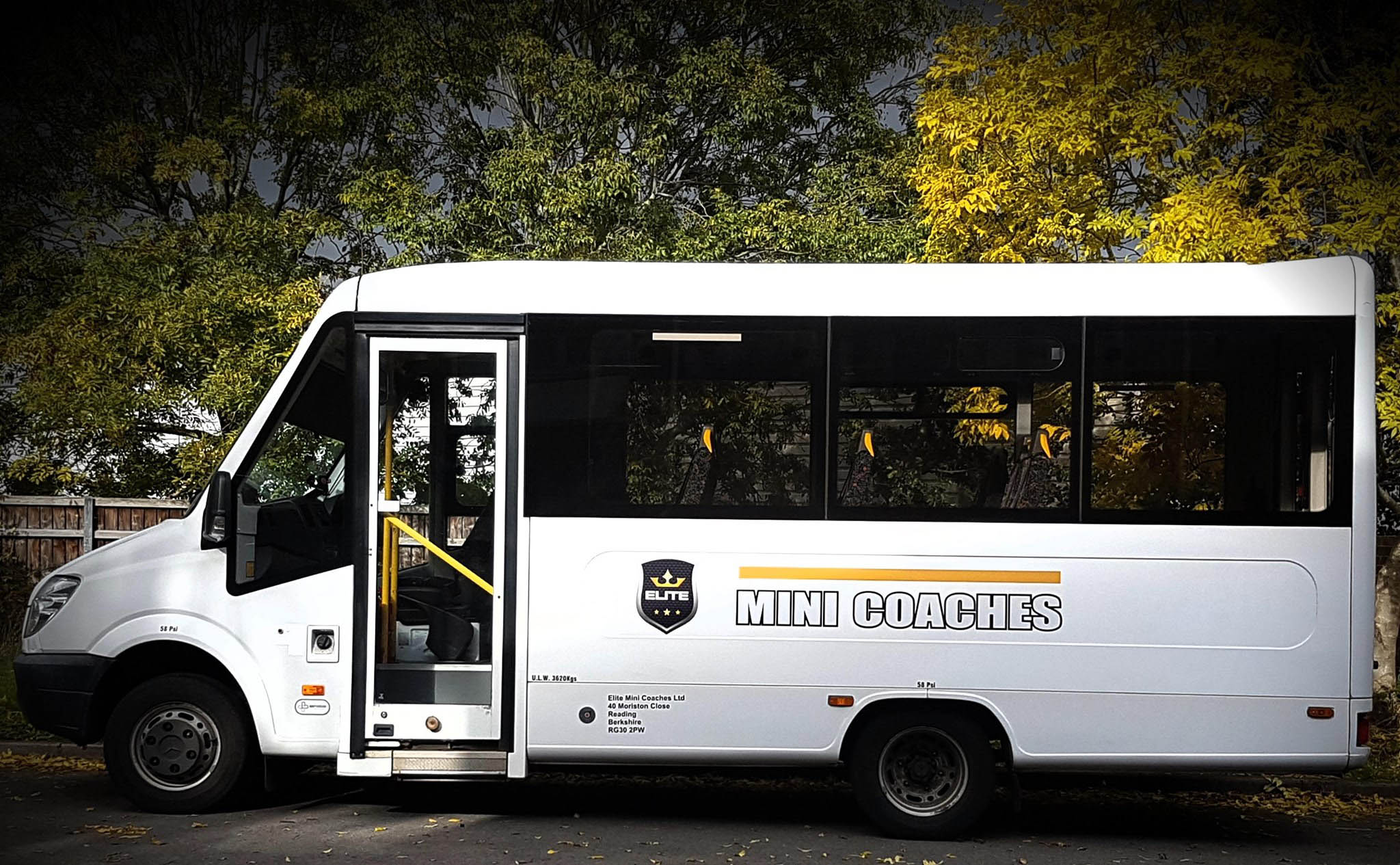 Elite Mini Coaches , Berkshire Coach Hire In Reading, Berkshire
